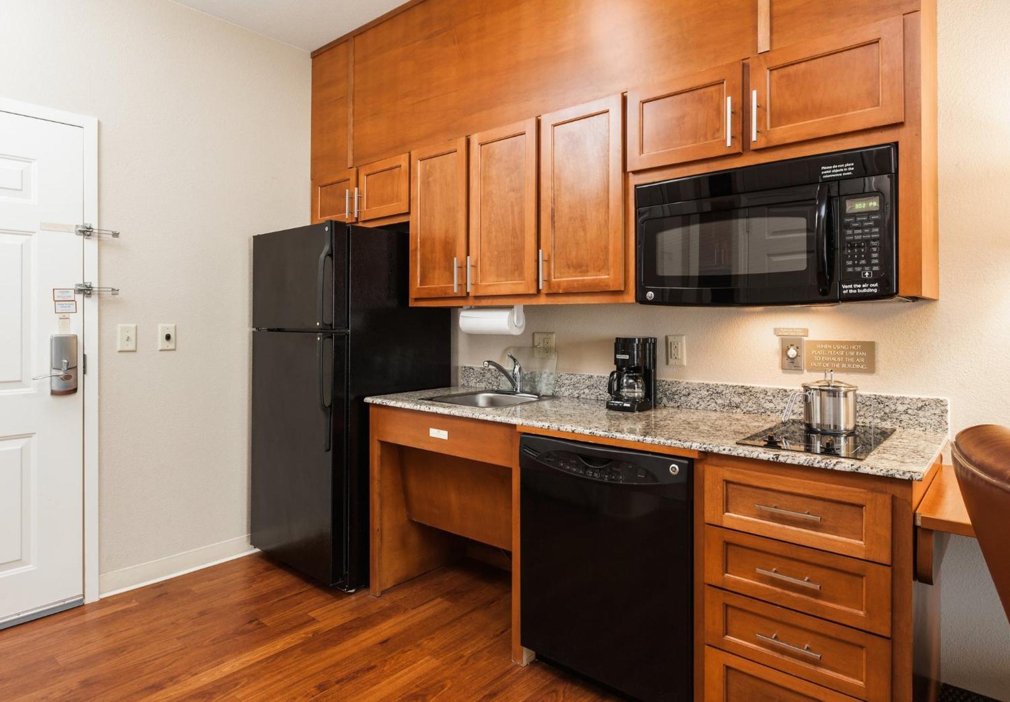Candlewood Suites Houston I-10 East By Ihg Exterior photo