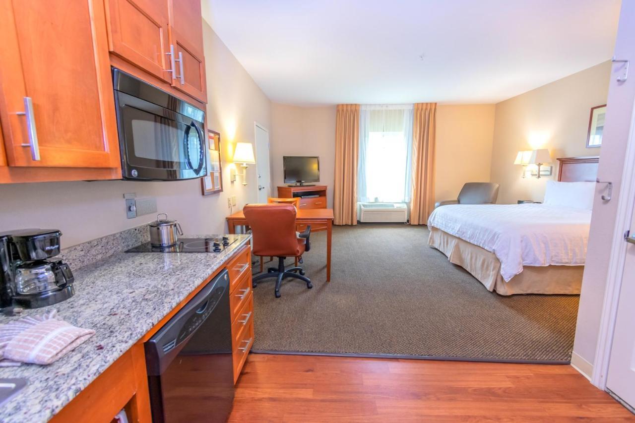 Candlewood Suites Houston I-10 East By Ihg Room photo