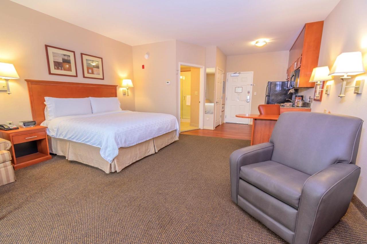 Candlewood Suites Houston I-10 East By Ihg Room photo